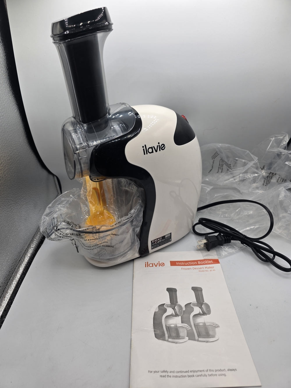 ilavie Frozen Dessert Maker - White & Black Model No: JIC-01.